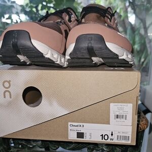 OC womans tennis shoe *Brand New*
